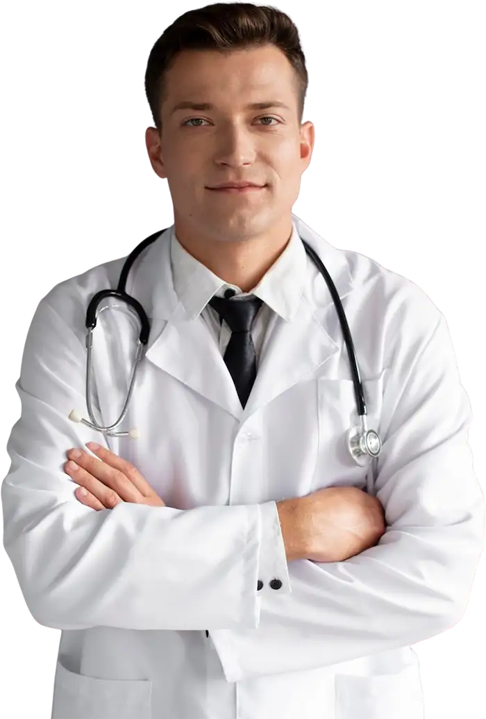 Escritório de contabilidade para médicos - Profissional analisando documentos fiscais e tributários de clínica médica